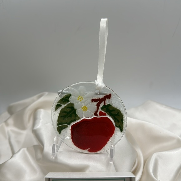 Peggy Karr Fused Glass Apple and Blossom Ornament/Sun Catcher. Signed. - Picture 2 of 5